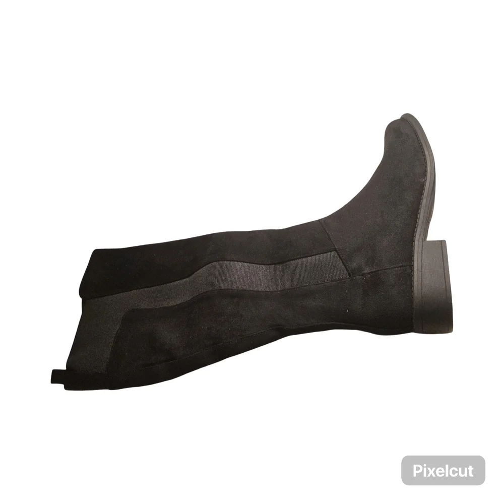 NWOT Zby Size 8.5 Black Knee Boots with low heel
